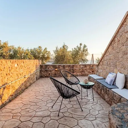 Lejlighed Mani Summer Escape - Spacious Home, Fully Equipped